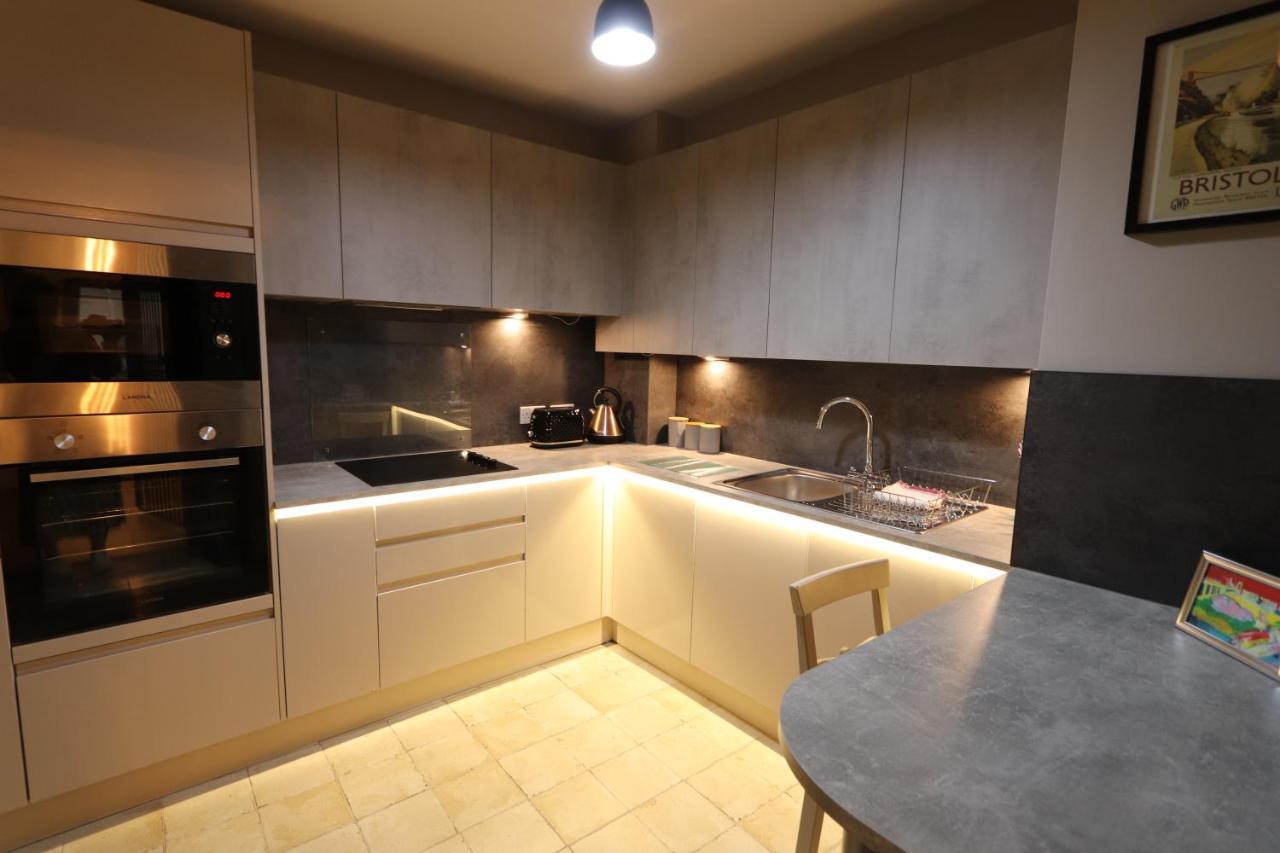 בריסטול Alma Apartments In A Perfect Location מראה חיצוני תמונה